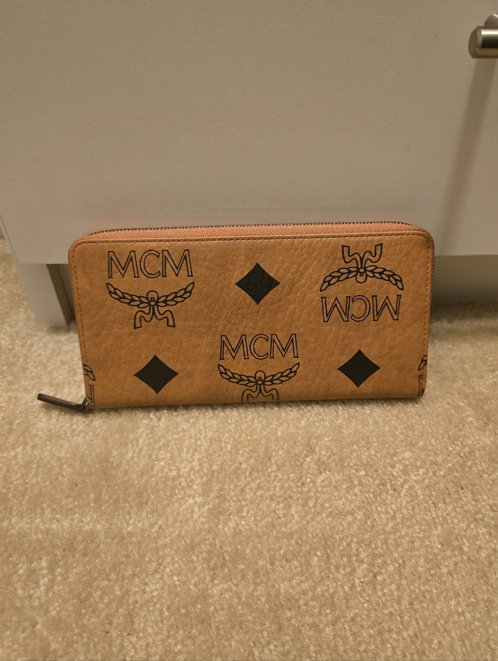 MCM Aren Zip Around Wallet In Visetos/Color: Cognac